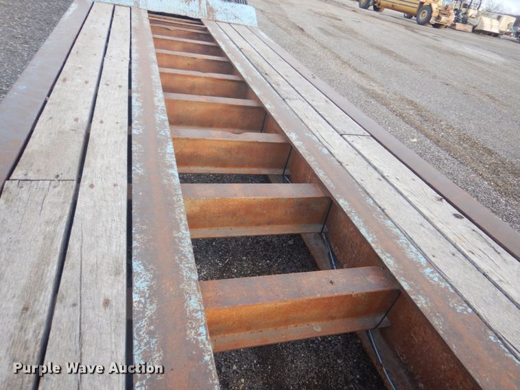 image for item DI2390 1987 Eager Beaver 50HG/HS50-TON lowboy equipment trailer