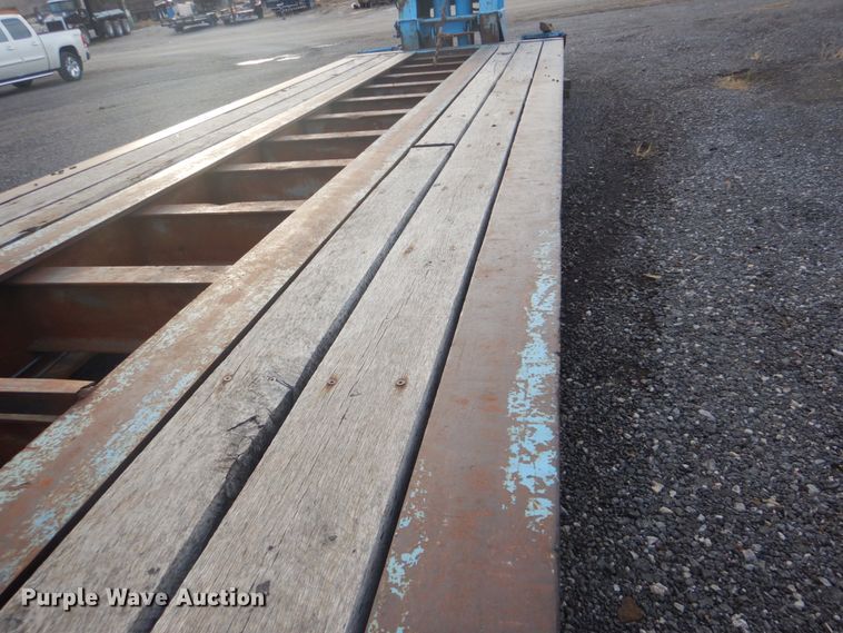 image for item DI2390 1987 Eager Beaver 50HG/HS50-TON lowboy equipment trailer