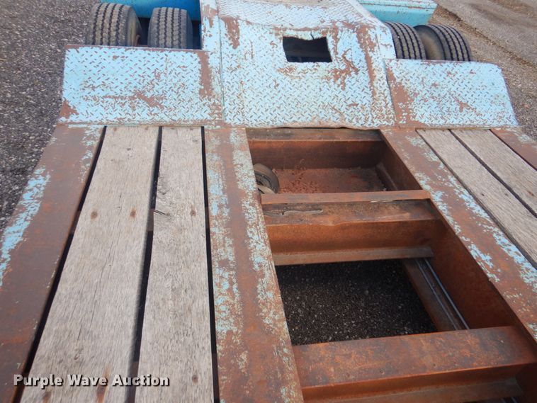 image for item DI2390 1987 Eager Beaver 50HG/HS50-TON lowboy equipment trailer