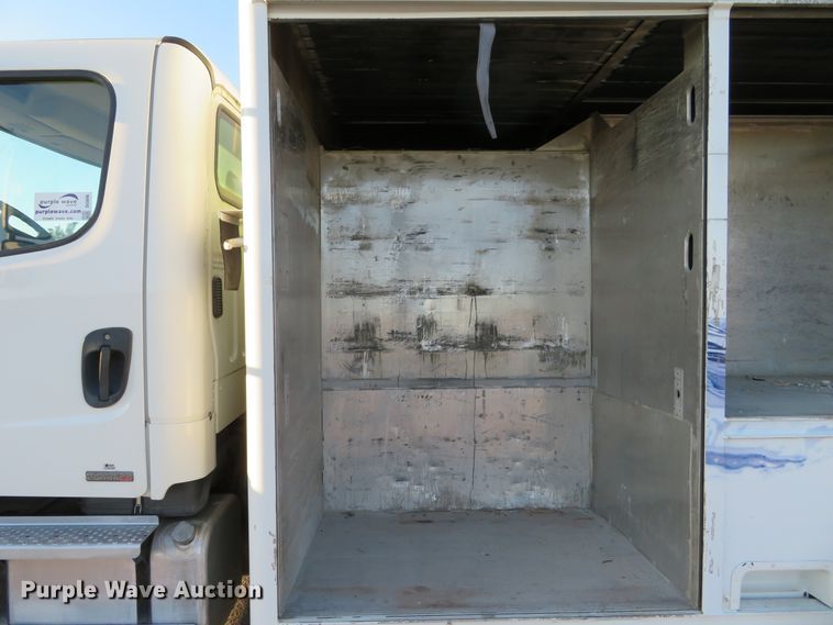 image for item DI3896 2008 Freightliner Business Class M2  delivery truck