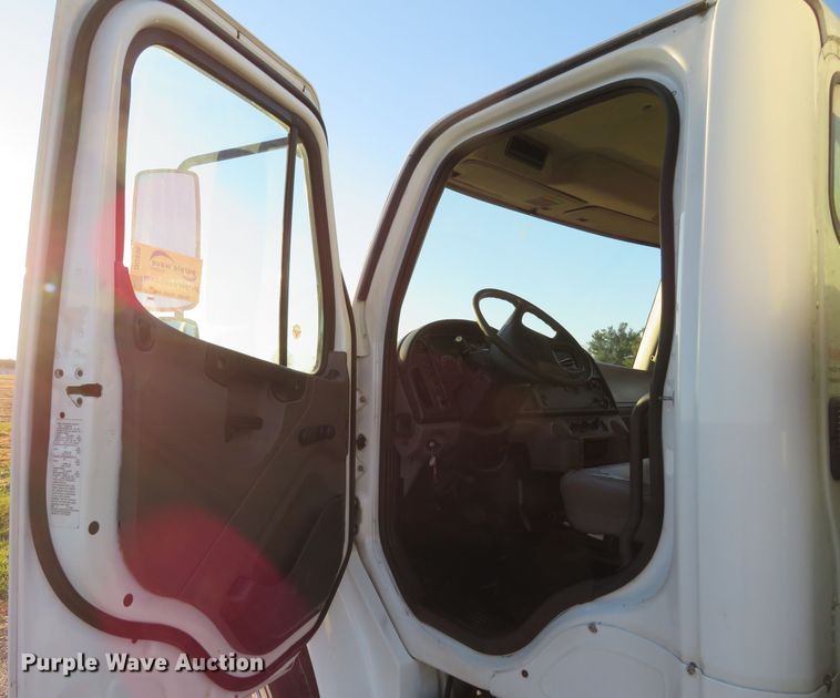 image for item DI3896 2008 Freightliner Business Class M2  delivery truck