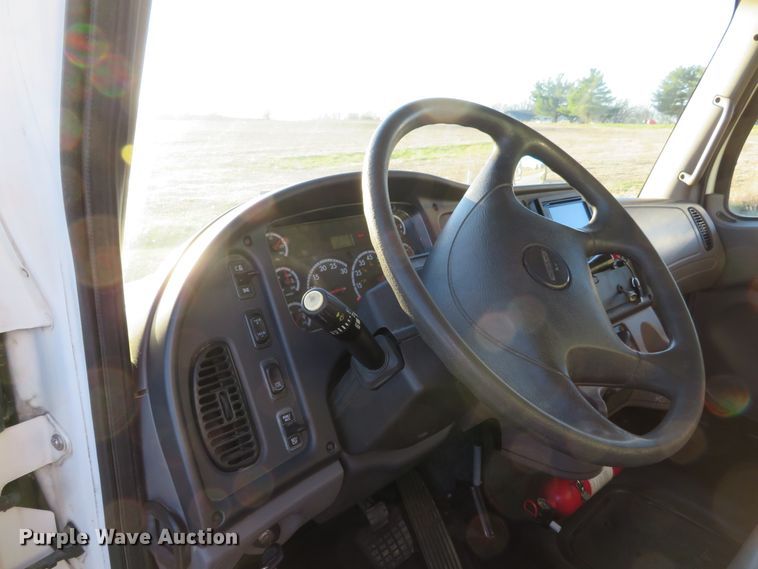 image for item DI3896 2008 Freightliner Business Class M2  delivery truck