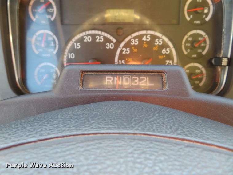 image for item DI3896 2008 Freightliner Business Class M2  delivery truck