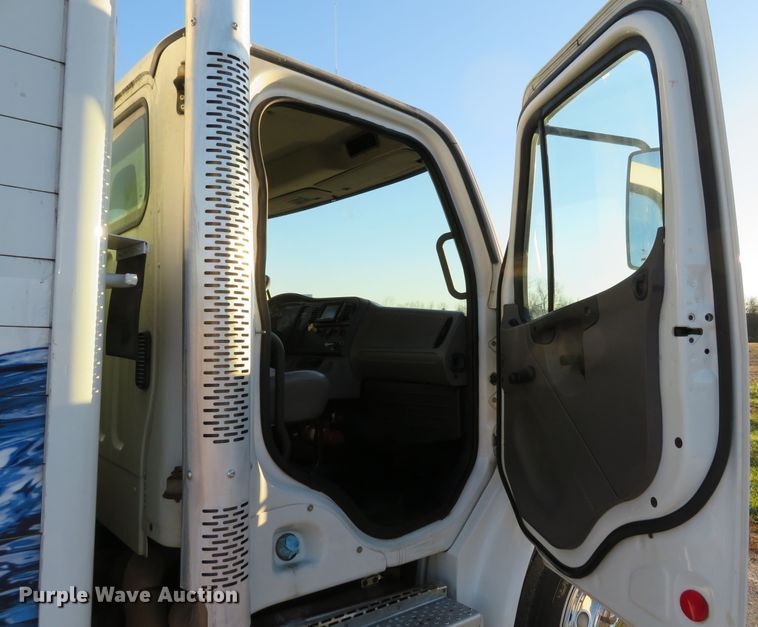 image for item DI3896 2008 Freightliner Business Class M2  delivery truck