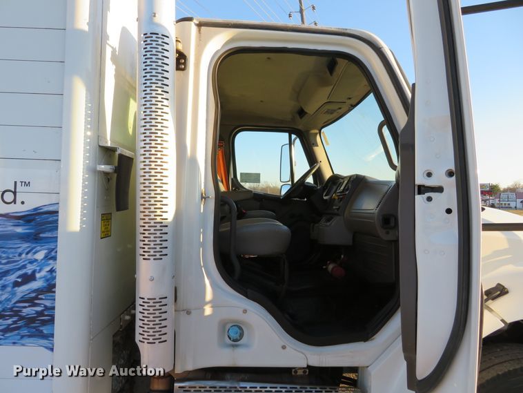 image for item DI3896 2008 Freightliner Business Class M2  delivery truck