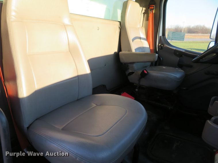 image for item DI3896 2008 Freightliner Business Class M2  delivery truck