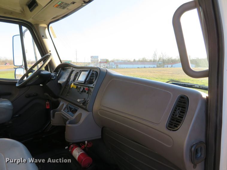 image for item DI3896 2008 Freightliner Business Class M2  delivery truck