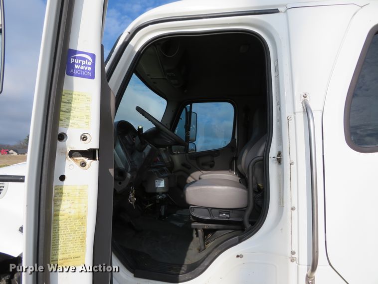 image for item DI3911 2009 Freightliner Business Class M2  utility truck