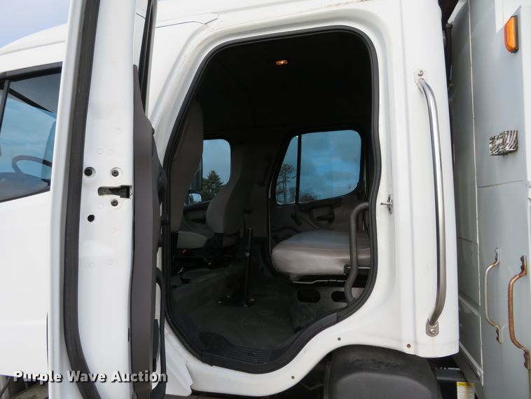 image for item DI3911 2009 Freightliner Business Class M2  utility truck