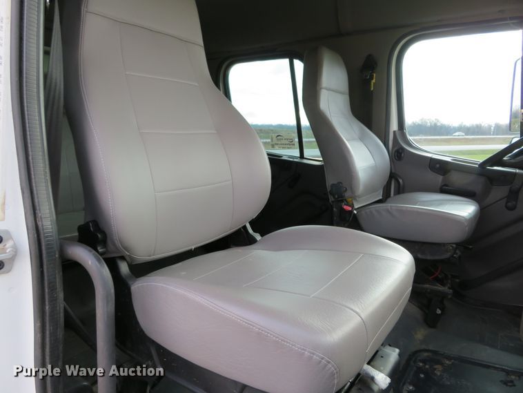 image for item DI3911 2009 Freightliner Business Class M2  utility truck