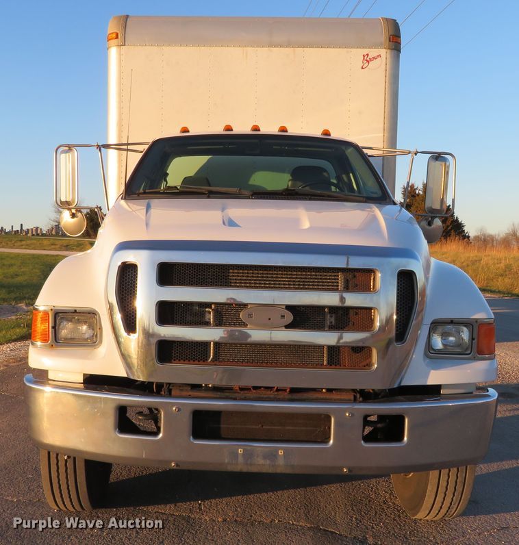 image for item DI3921 2004 Ford F750 Super Duty XLT  box truck