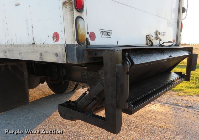 image for item DI3921 2004 Ford F750 Super Duty XLT  box truck