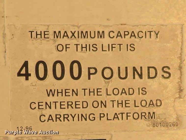 image for item DI3921 2004 Ford F750 Super Duty XLT  box truck