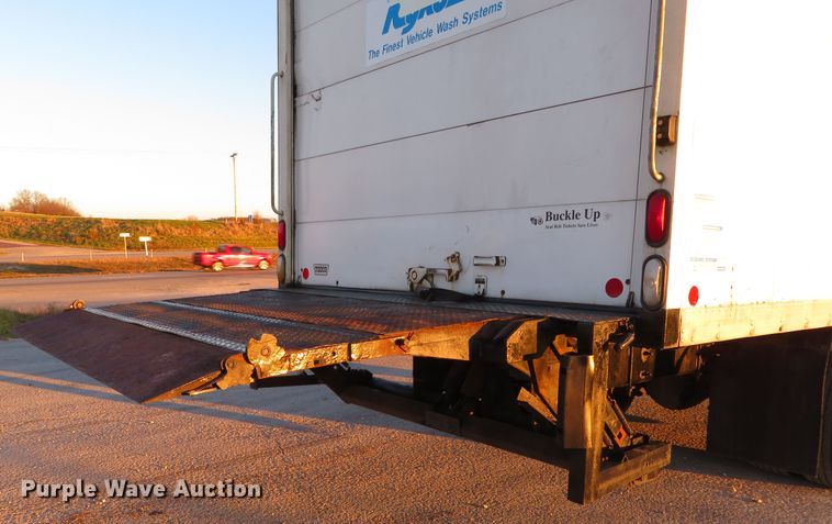 image for item DI3921 2004 Ford F750 Super Duty XLT  box truck