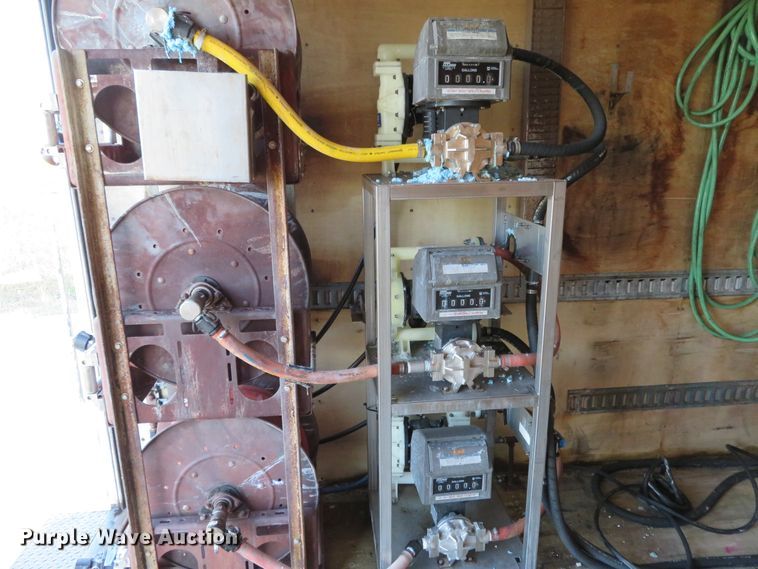 image for item DI3921 2004 Ford F750 Super Duty XLT  box truck