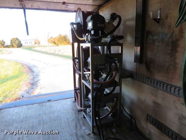 image for item DI3921 2004 Ford F750 Super Duty XLT  box truck