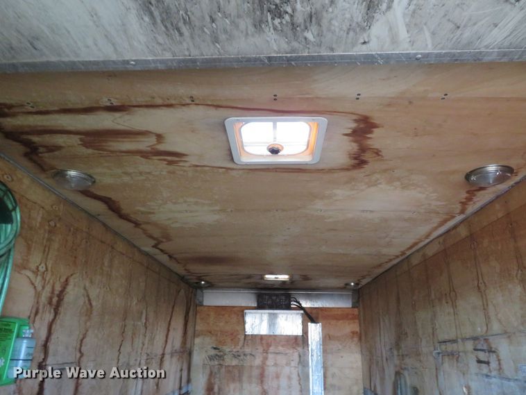 image for item DI3921 2004 Ford F750 Super Duty XLT  box truck