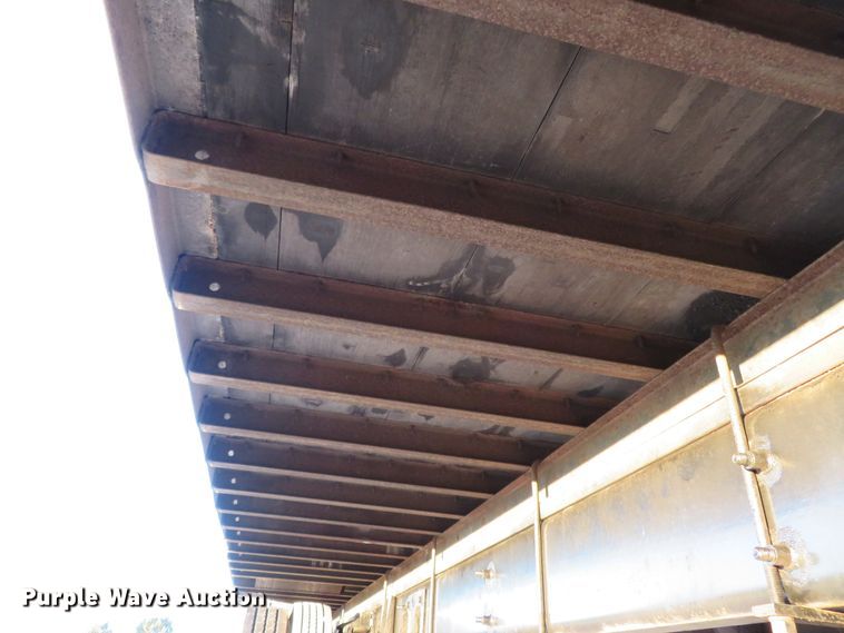 image for item DI3921 2004 Ford F750 Super Duty XLT  box truck