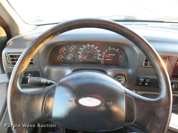 image for item DI3921 2004 Ford F750 Super Duty XLT  box truck