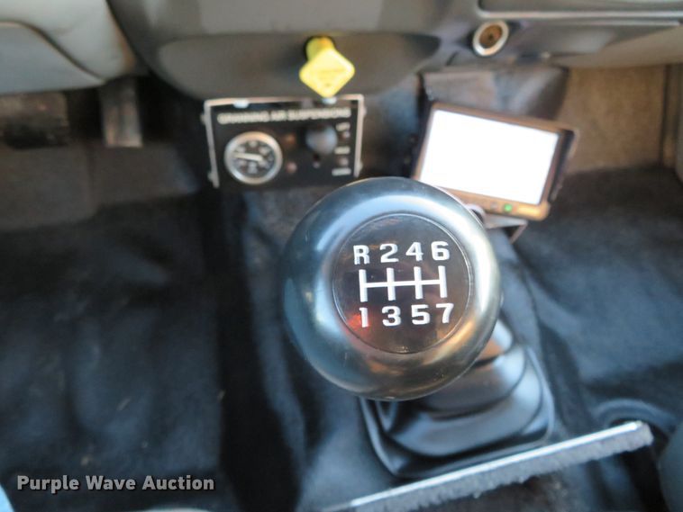 image for item DI3921 2004 Ford F750 Super Duty XLT  box truck