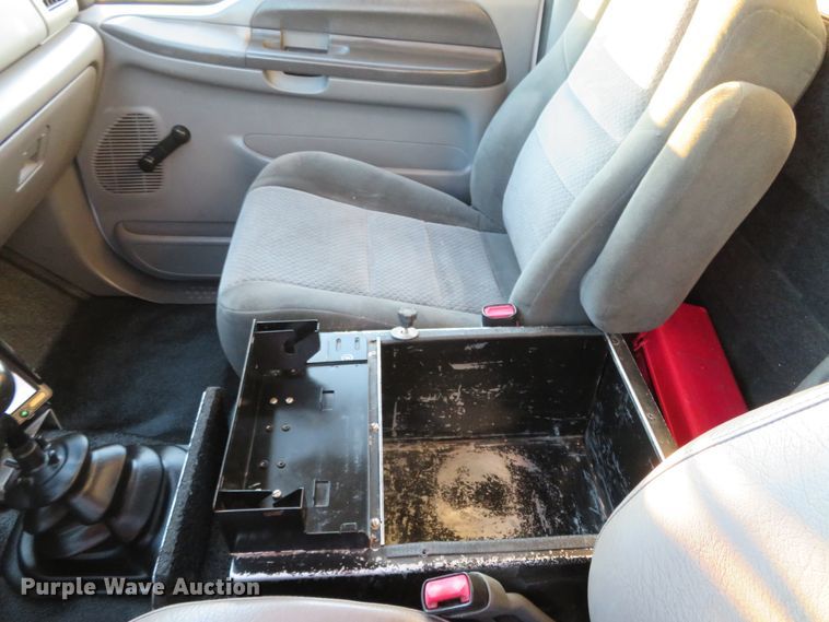 image for item DI3921 2004 Ford F750 Super Duty XLT  box truck