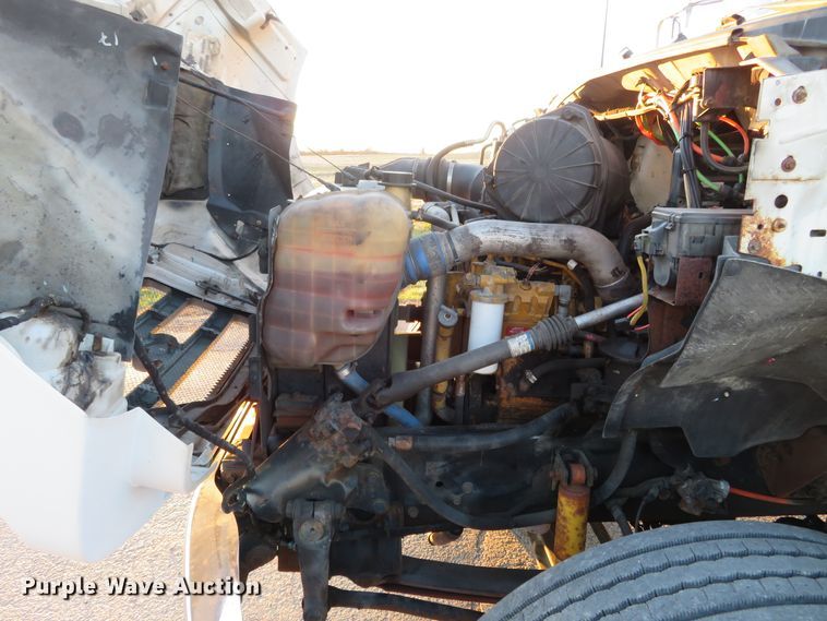 image for item DI3921 2004 Ford F750 Super Duty XLT  box truck