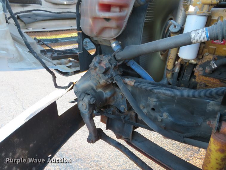 image for item DI3921 2004 Ford F750 Super Duty XLT  box truck