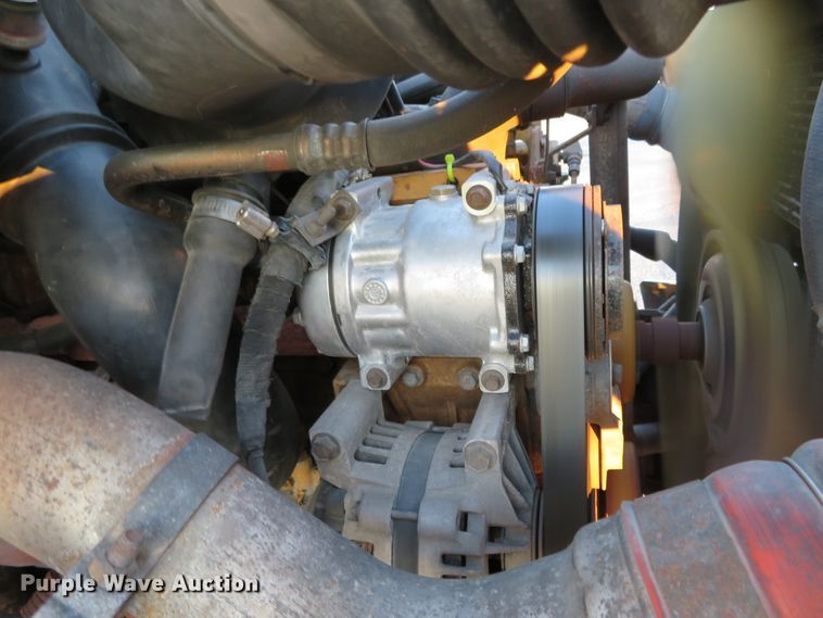 image for item DI3921 2004 Ford F750 Super Duty XLT  box truck