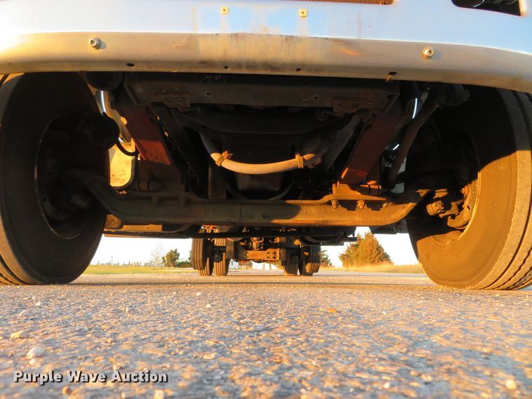 image for item DI3921 2004 Ford F750 Super Duty XLT  box truck