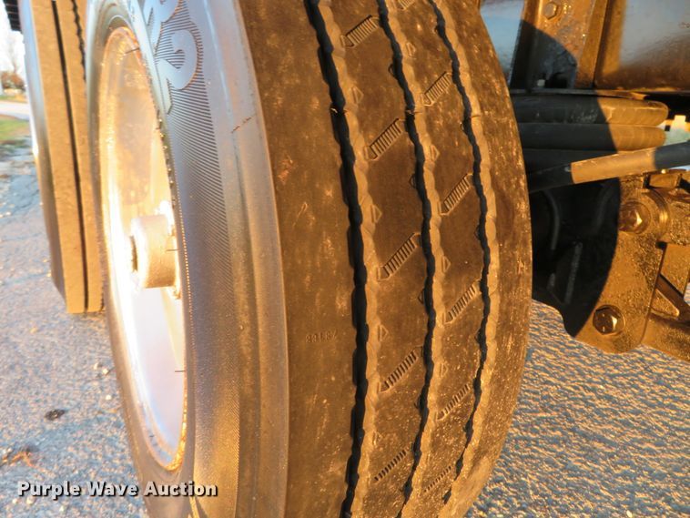 image for item DI3921 2004 Ford F750 Super Duty XLT  box truck