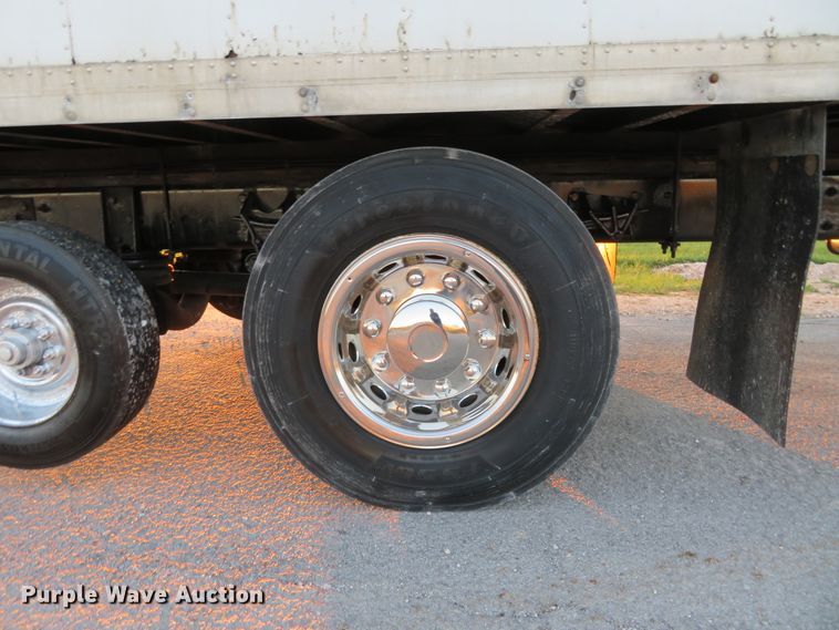 image for item DI3921 2004 Ford F750 Super Duty XLT  box truck