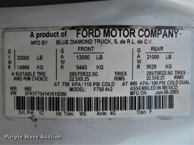 image for item DI3921 2004 Ford F750 Super Duty XLT  box truck