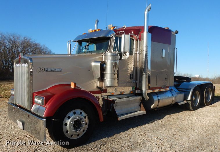 image for item DI8063 2006 Kenworth W900  semi truck