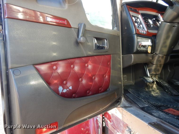 image for item DI8063 2006 Kenworth W900  semi truck