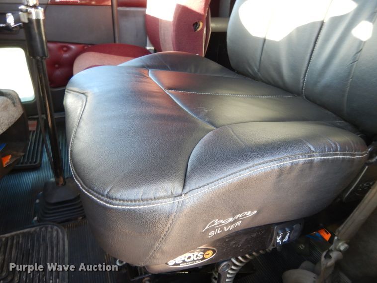 image for item DI8063 2006 Kenworth W900  semi truck