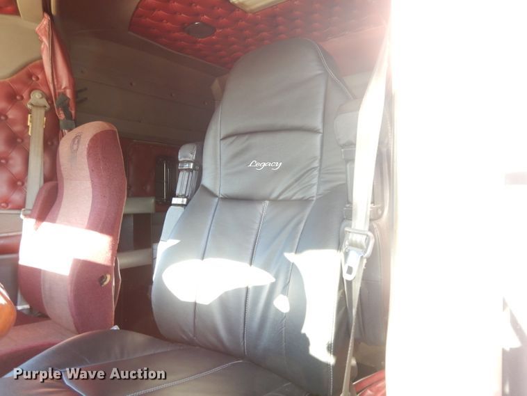 image for item DI8063 2006 Kenworth W900  semi truck