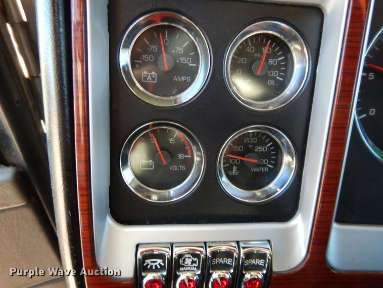 image for item DI8063 2006 Kenworth W900  semi truck