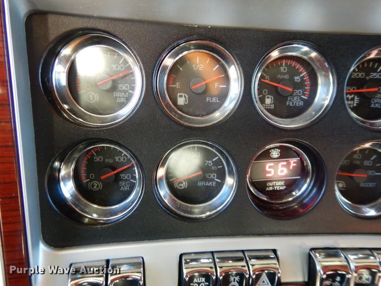 image for item DI8063 2006 Kenworth W900  semi truck