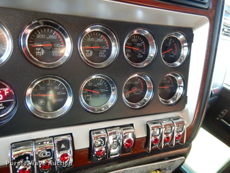 image for item DI8063 2006 Kenworth W900  semi truck