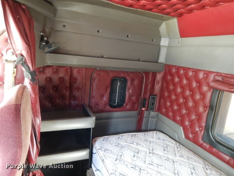 image for item DI8063 2006 Kenworth W900  semi truck