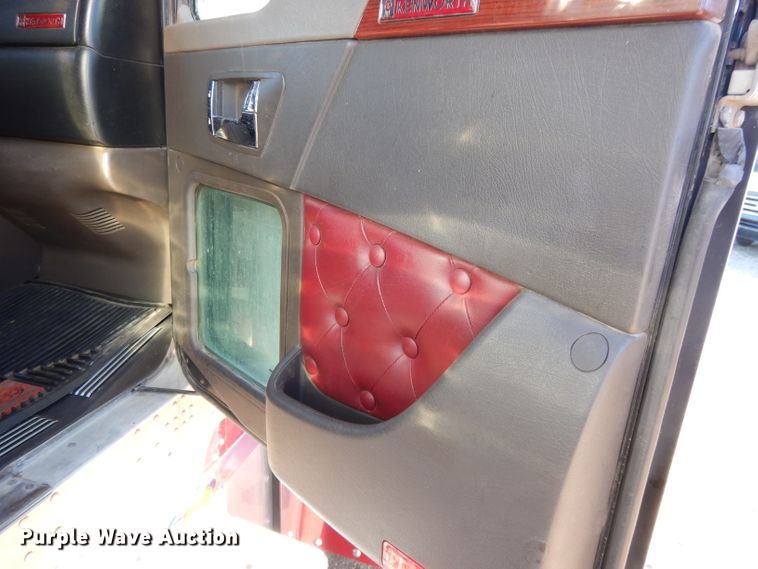 image for item DI8063 2006 Kenworth W900  semi truck