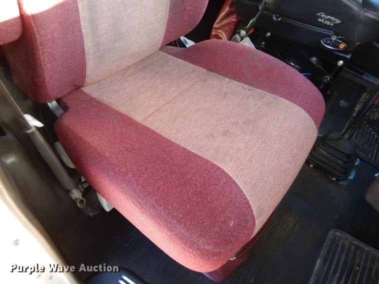 image for item DI8063 2006 Kenworth W900  semi truck