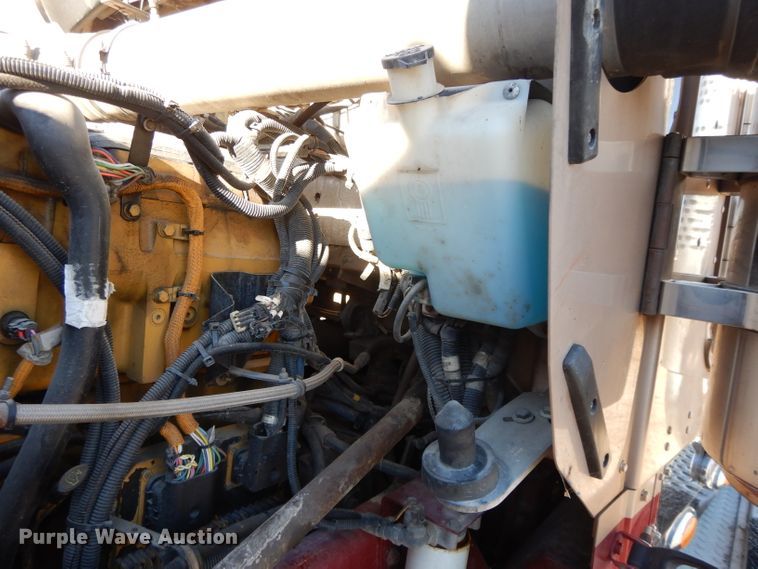 image for item DI8063 2006 Kenworth W900  semi truck