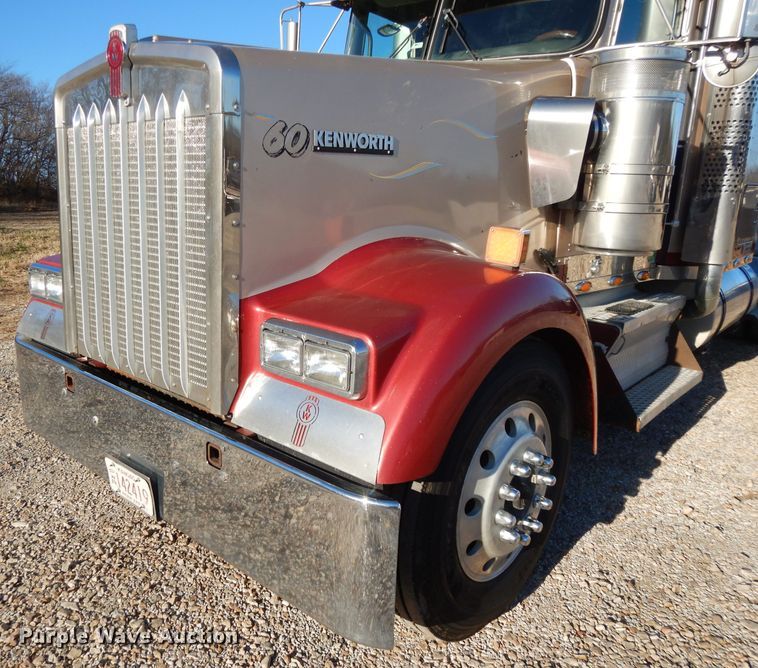 image for item DI8063 2006 Kenworth W900  semi truck