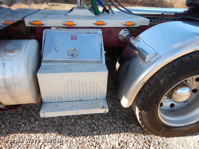 image for item DI8063 2006 Kenworth W900  semi truck