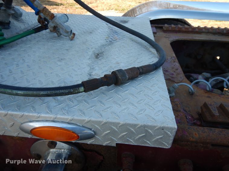 image for item DI8063 2006 Kenworth W900  semi truck