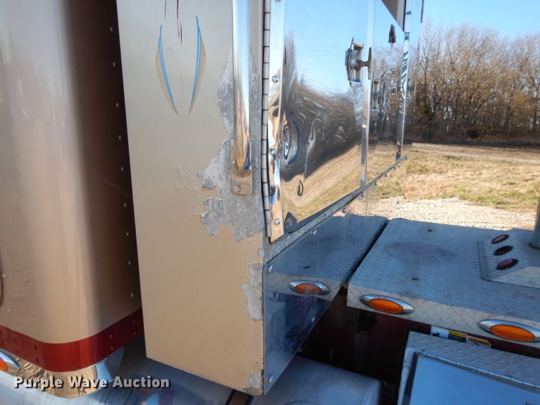 image for item DI8063 2006 Kenworth W900  semi truck