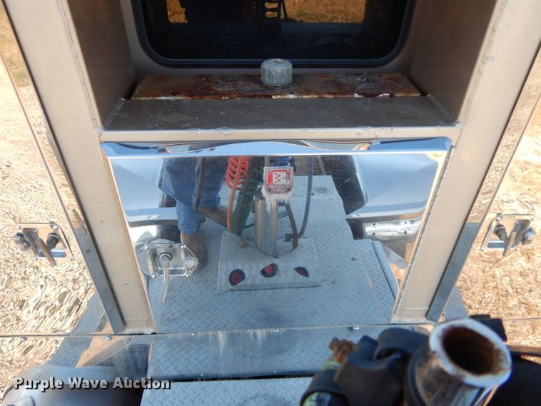 image for item DI8063 2006 Kenworth W900  semi truck