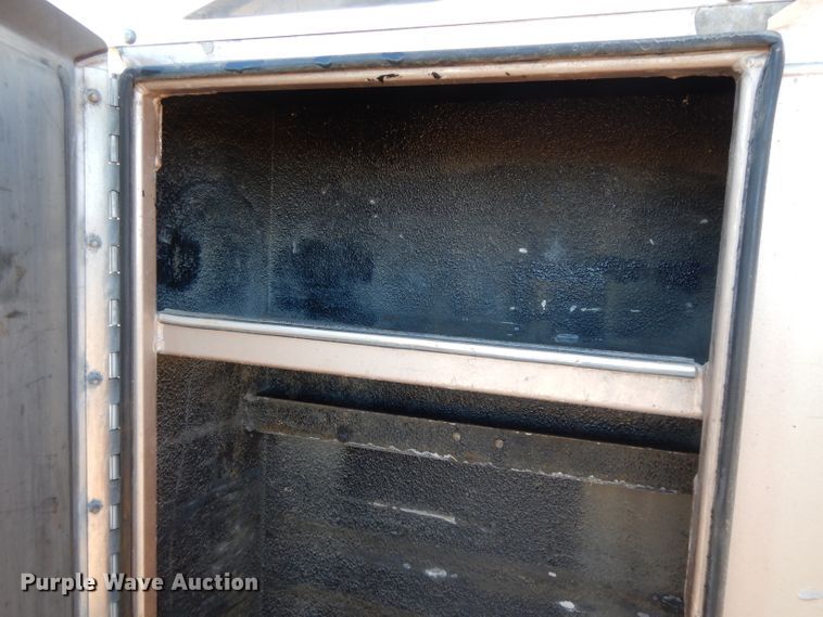 image for item DI8063 2006 Kenworth W900  semi truck