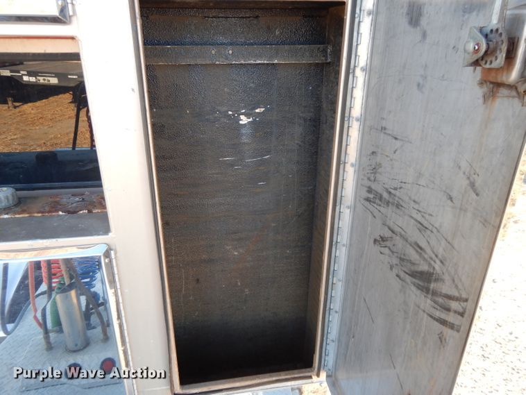 image for item DI8063 2006 Kenworth W900  semi truck